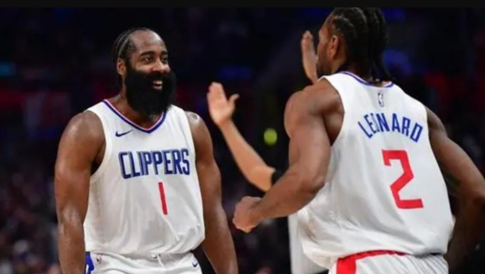 爵士逆转雄鹿完胜，实现三连胜