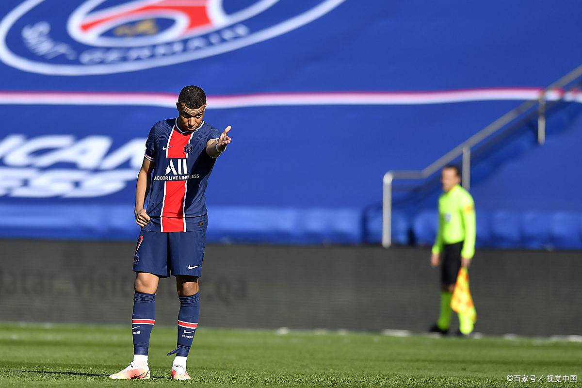 法国队表现出色，连胜三场晋级十六强