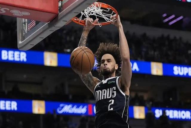 上海队防守出现漏洞，需加强训练