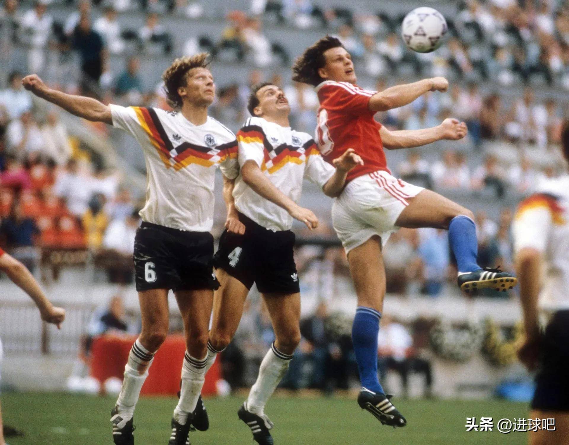 包含斯洛伐克队在比赛中自信表现，成功击败对手的词条