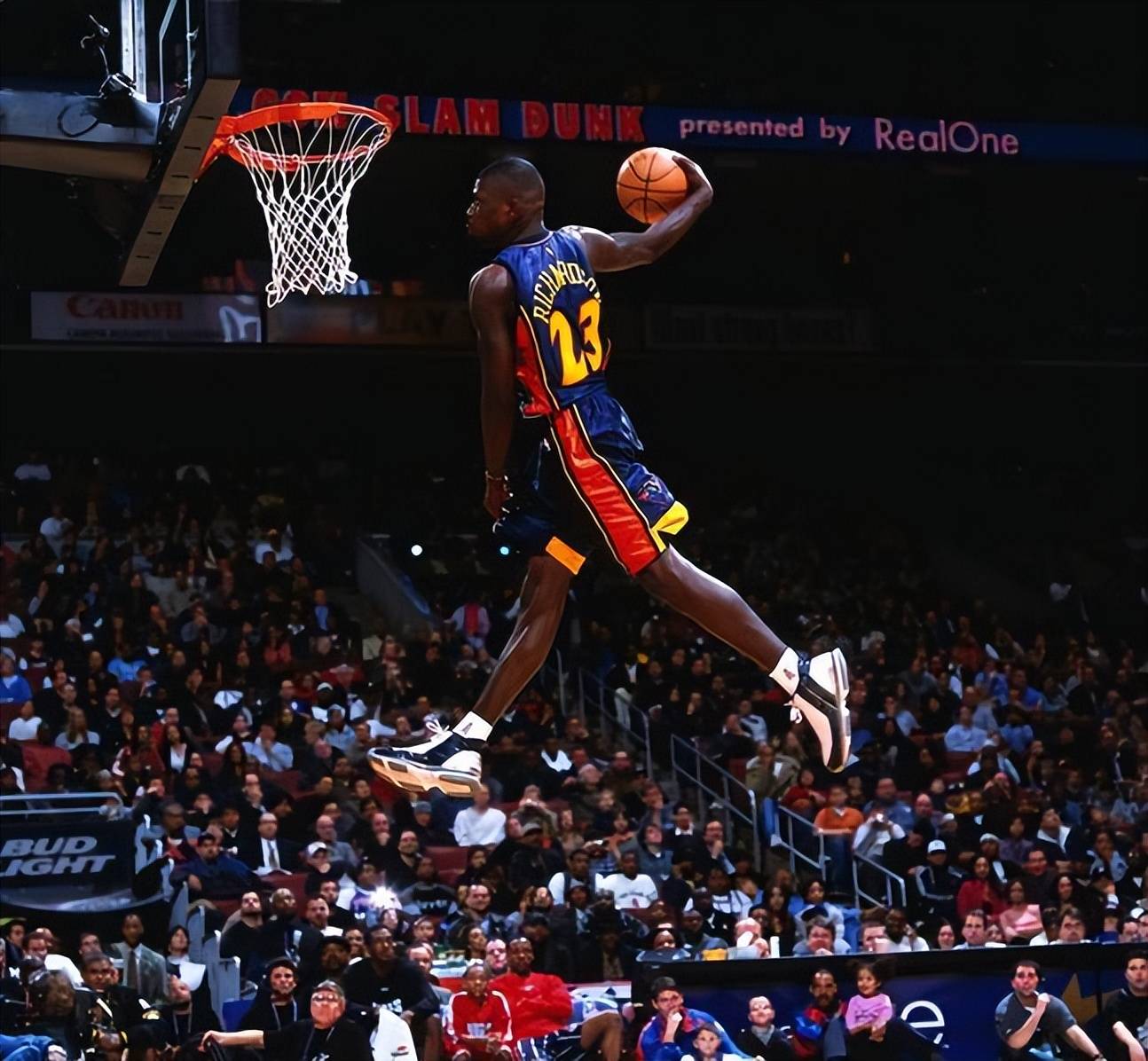 包含竞技水平一流的篮球选手，展现出强大实力的词条