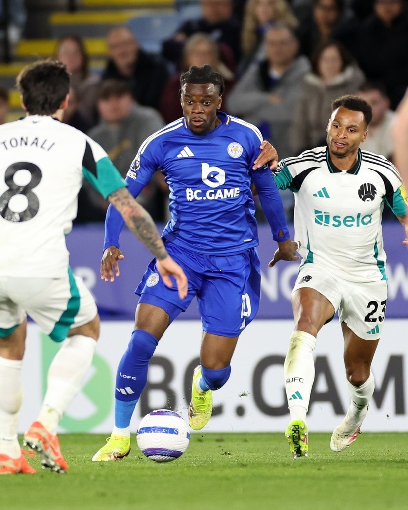 莱斯特城客场惊险逆转，暂时排名上升