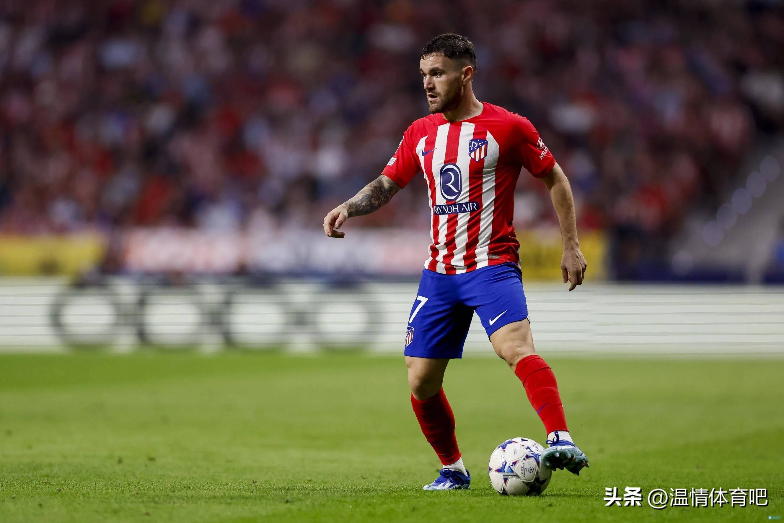 包含马德里竞技前锋连入多球，创造进攻奇迹的词条