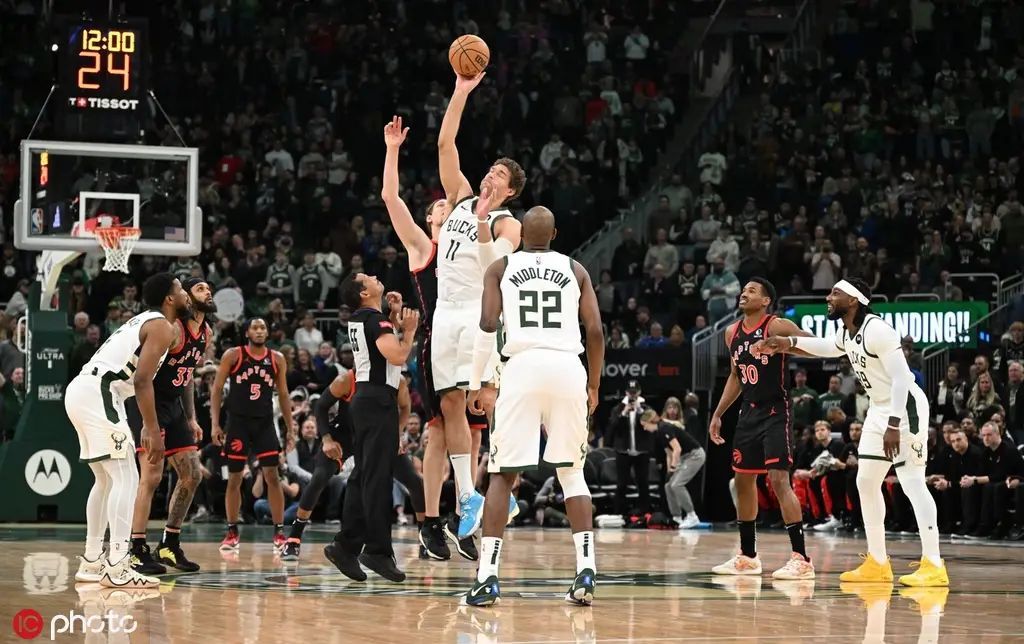 猛龙击败雄鹿登上榜首