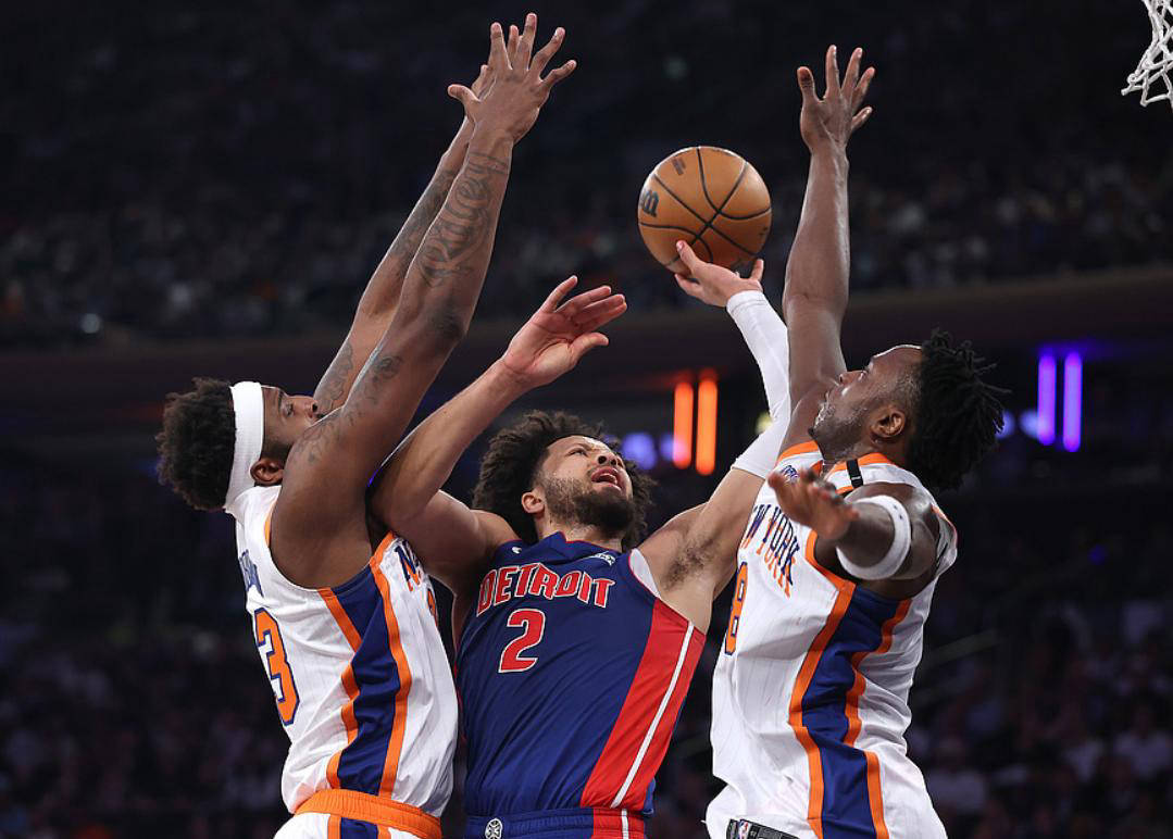 尼克斯队主场逆转成功，取得胜利